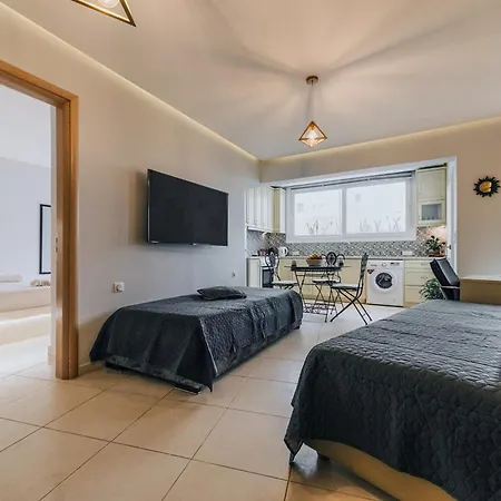 Aquarial Apartment *